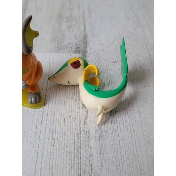 Pokemon playset Raichu Snivy mimikyu toy figure - Picture 4 of 9